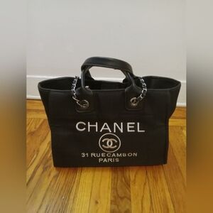 CANVAS BLACK & WHITE LOGO TOTE PURSE BAG WITH SILVER CHAIN HANDLES